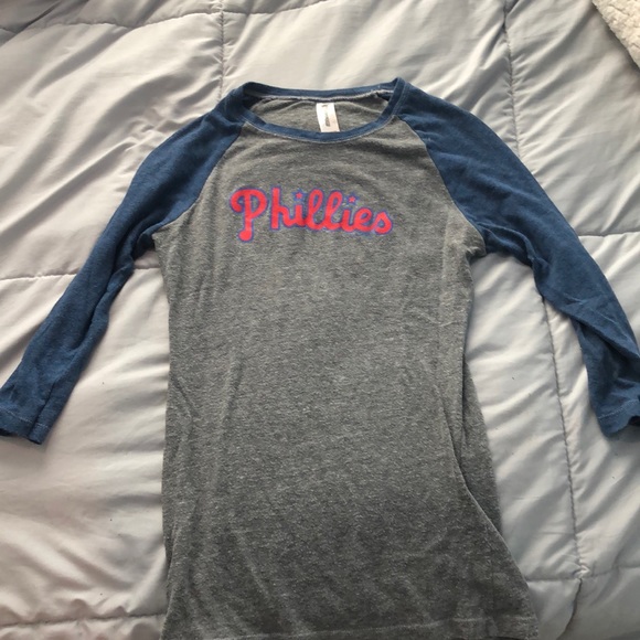 3/4 sleeve Phillies t-shirt size small - Picture 1 of 3